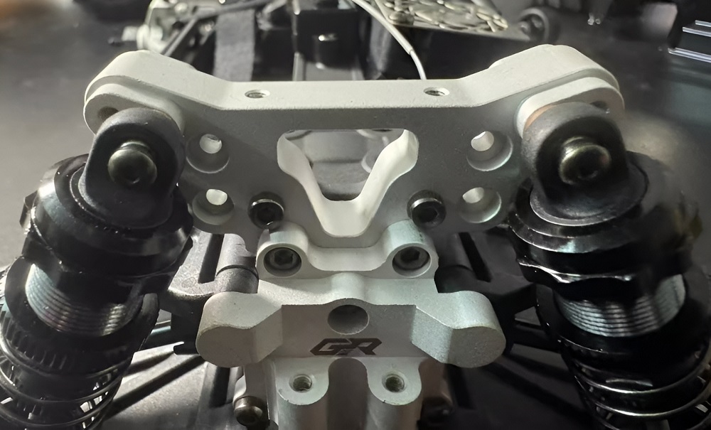 UDIRC UD1610S Upgrade Parts Shock Absorber Bracket Overview